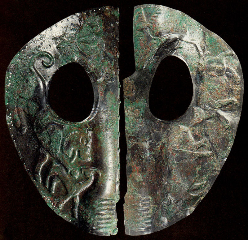 Maschera equina etrusca da battaglia, VIII sec. a.C. – Museo Nazionale Etruschi di Frontiera, Pontecagnano Faiano
